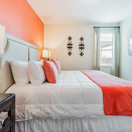 Spacious 10 Bdrm House With Private Pool And Spa At Encore